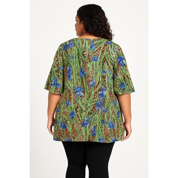 Attitudes by Renee 4X Tropical Print Tunic Top with Pockets and Swing Hem - Picture 2 of 6